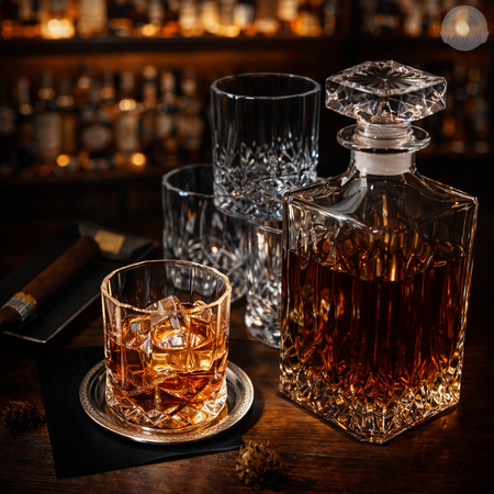Decantor pentru whiskey - Set cu sticle și pahare
